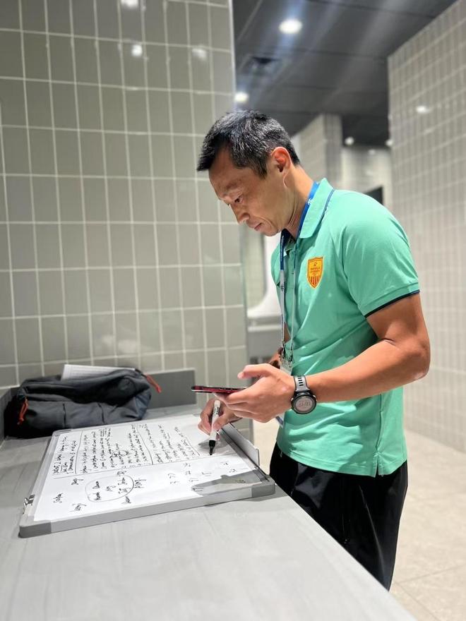 山东小伙菲律宾执教，率“草根球队”闯进亚冠